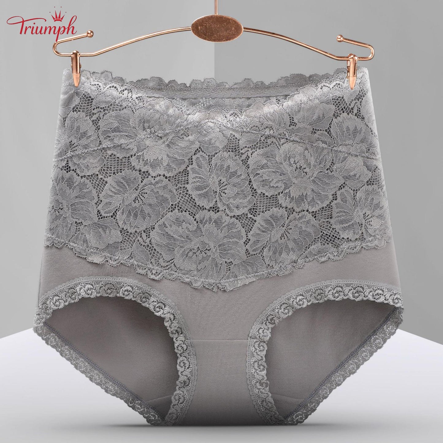 Triumph - Безплатна доставка. Комплект от 4 бр. Висококачествени дантелени бикини с висока талия.